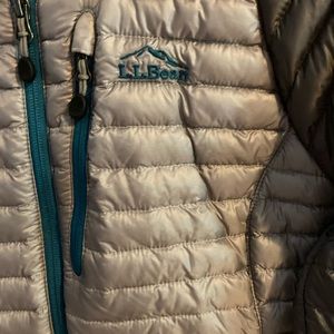 L.L. Bean woman’s xs windbreaker